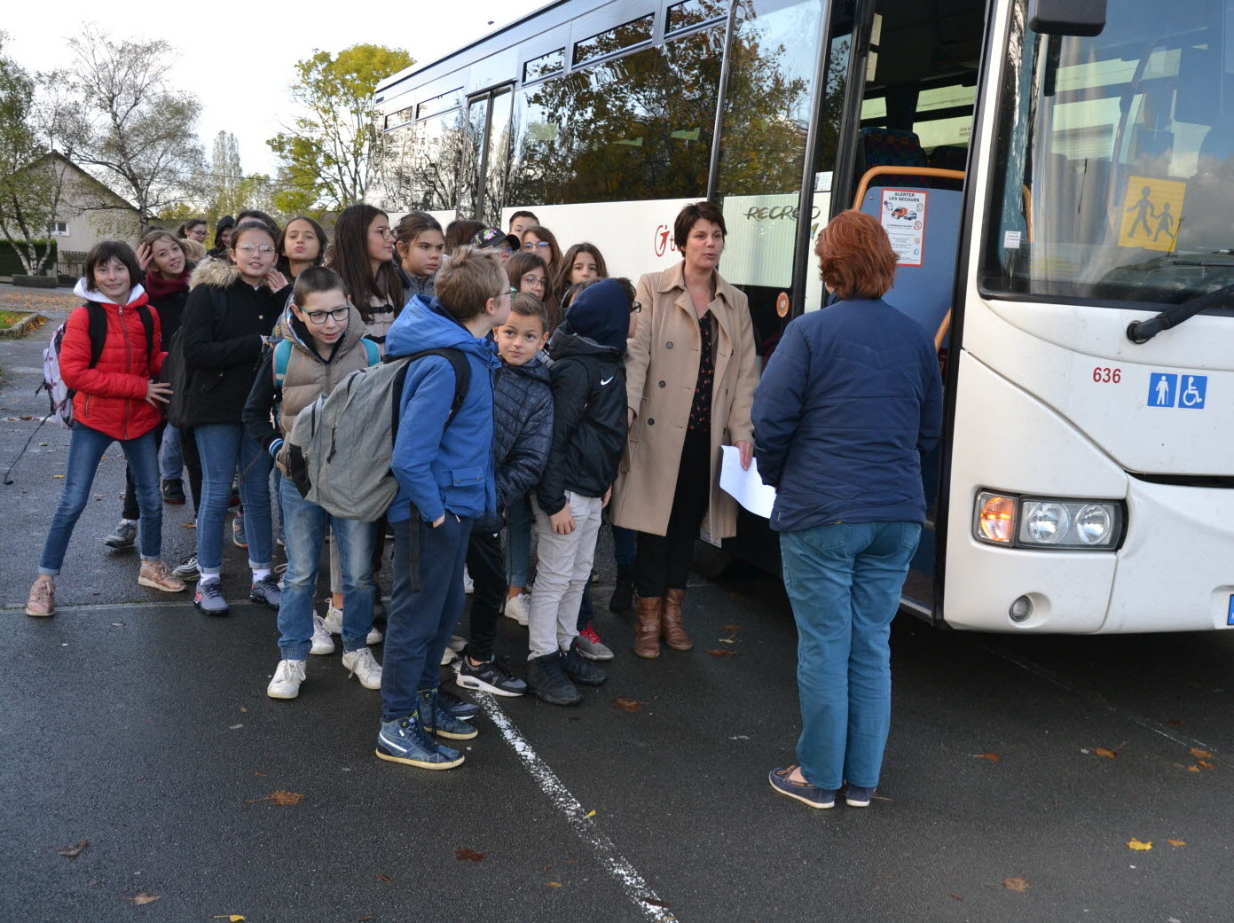 Autocar Pour Sortie Scolaire Une Solution Adapt e Pour Un Transport autocar-pour-sortie-scolaire-une-solution-adapt-e-pour-un-transport